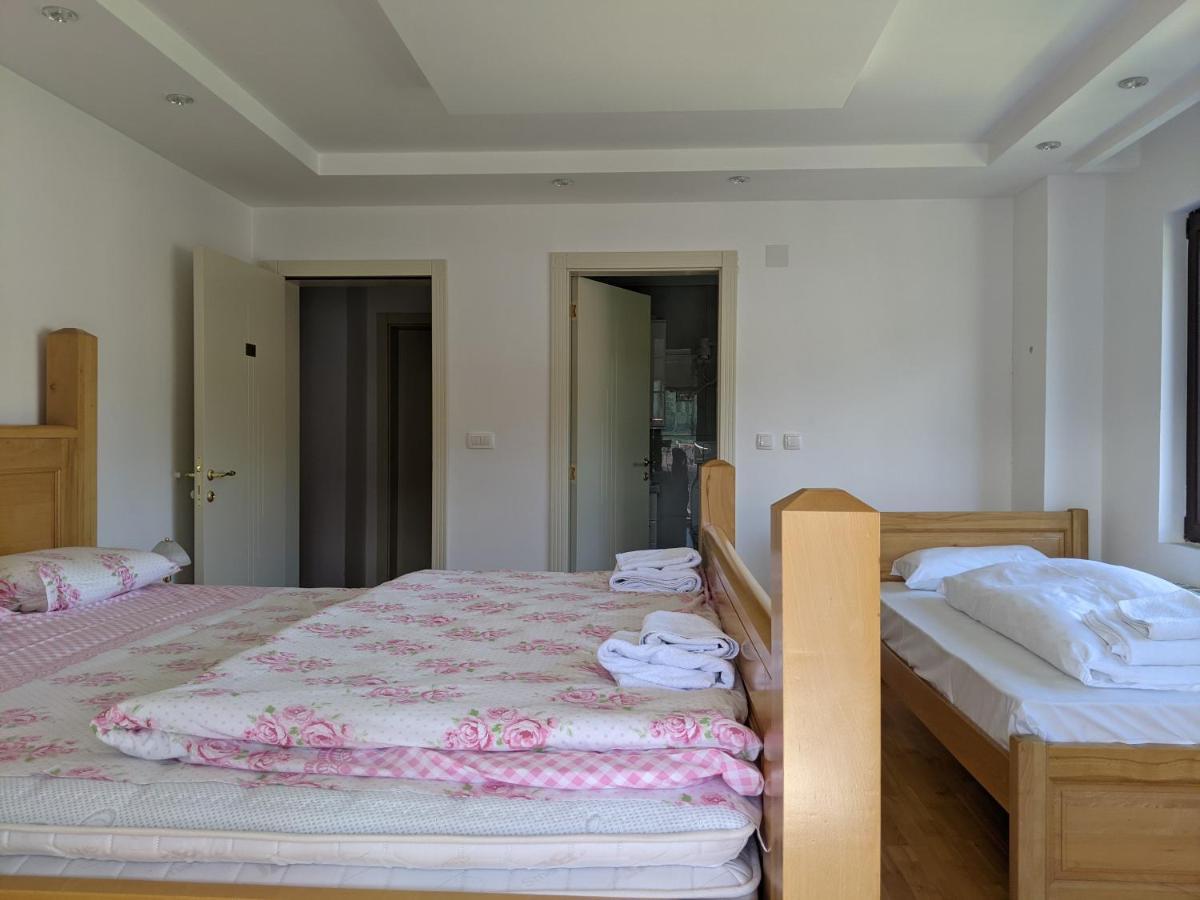 Apartments & Restaurant Abas Plav Exterior photo