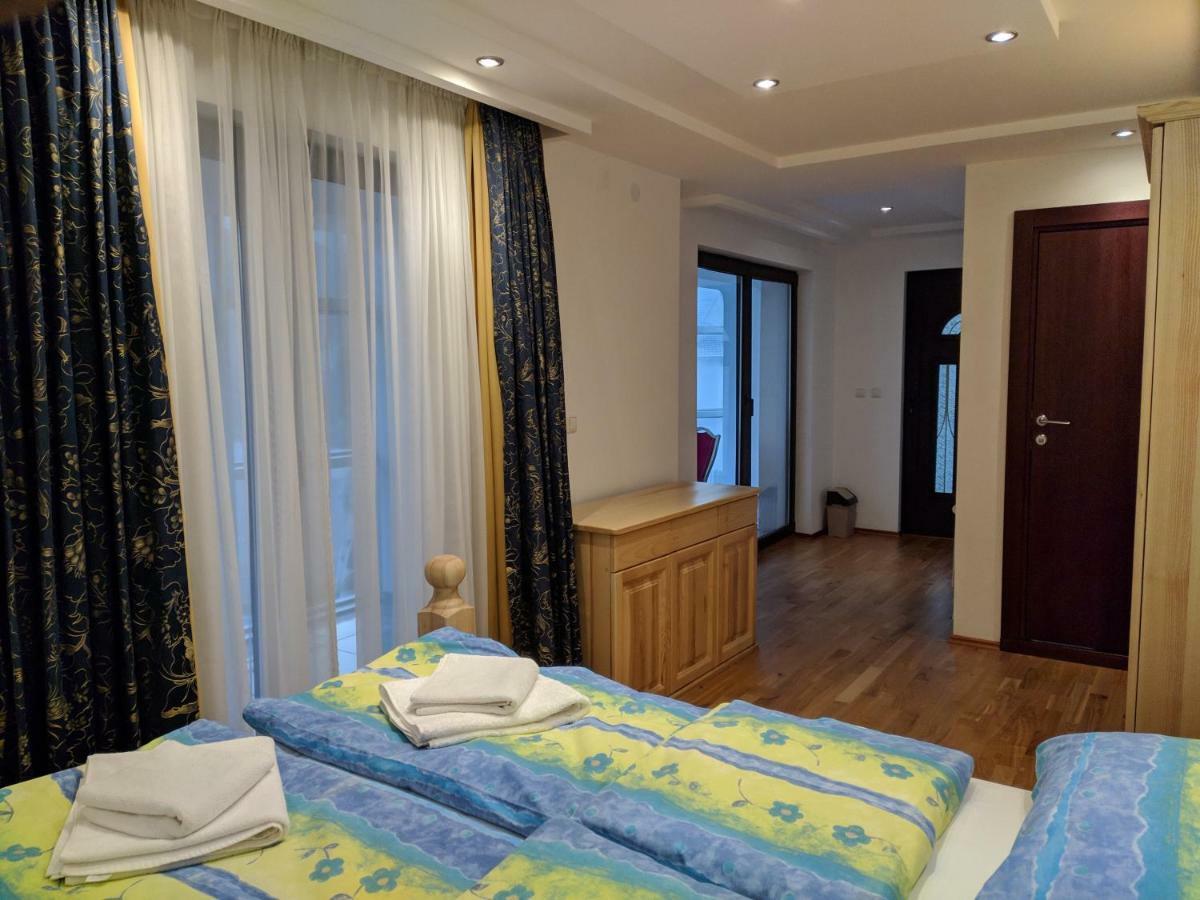 Apartments & Restaurant Abas Plav Exterior photo